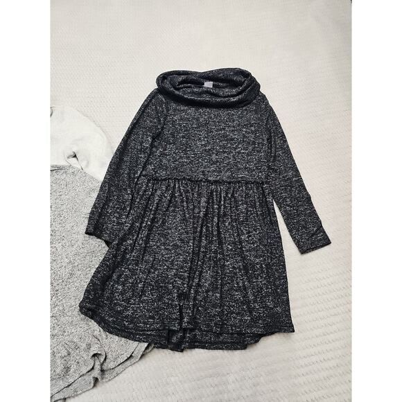 Old Navy Lot Girls 4T Dress & 3 Shirts - Picture 3 of 8